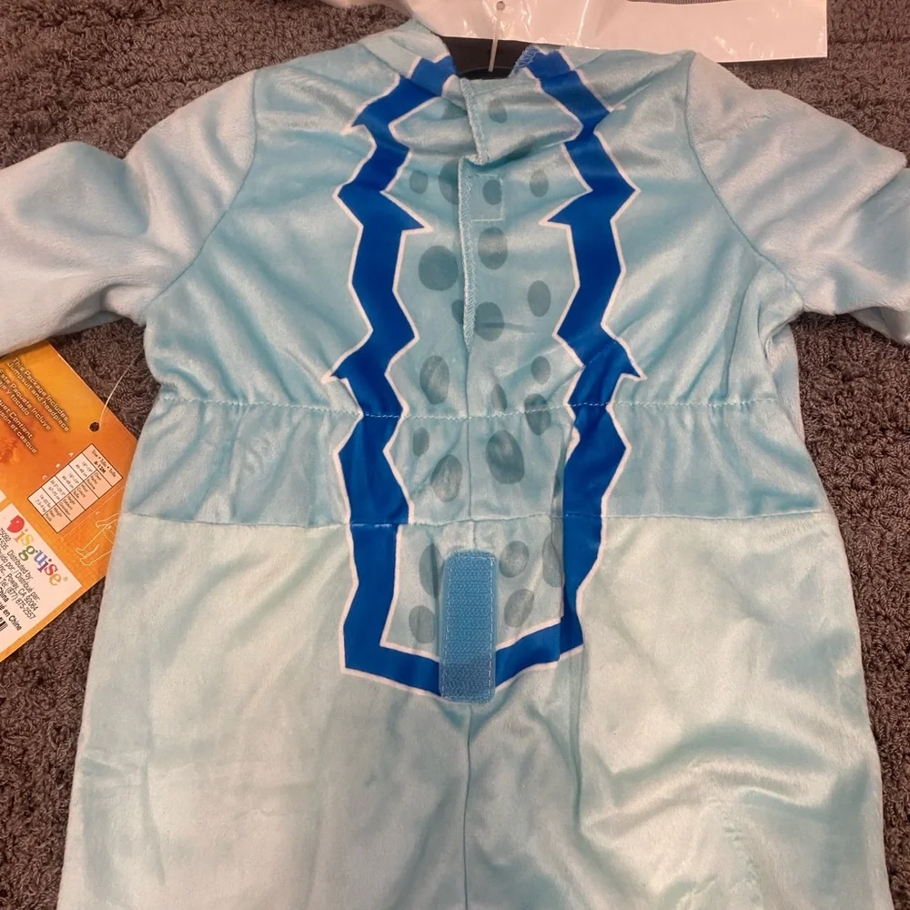 Disguise soft blue